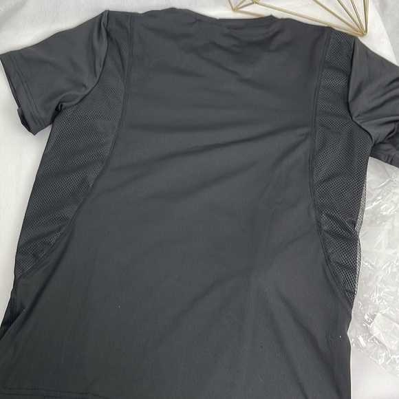 Conceal Carry Black Shirt - Picture 5 of 5